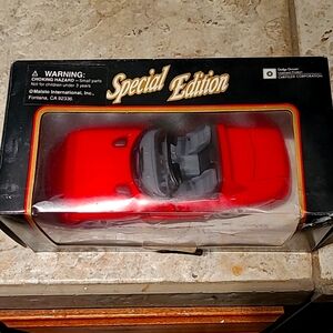 Diecast metal Dodge Viper rt/10 1995